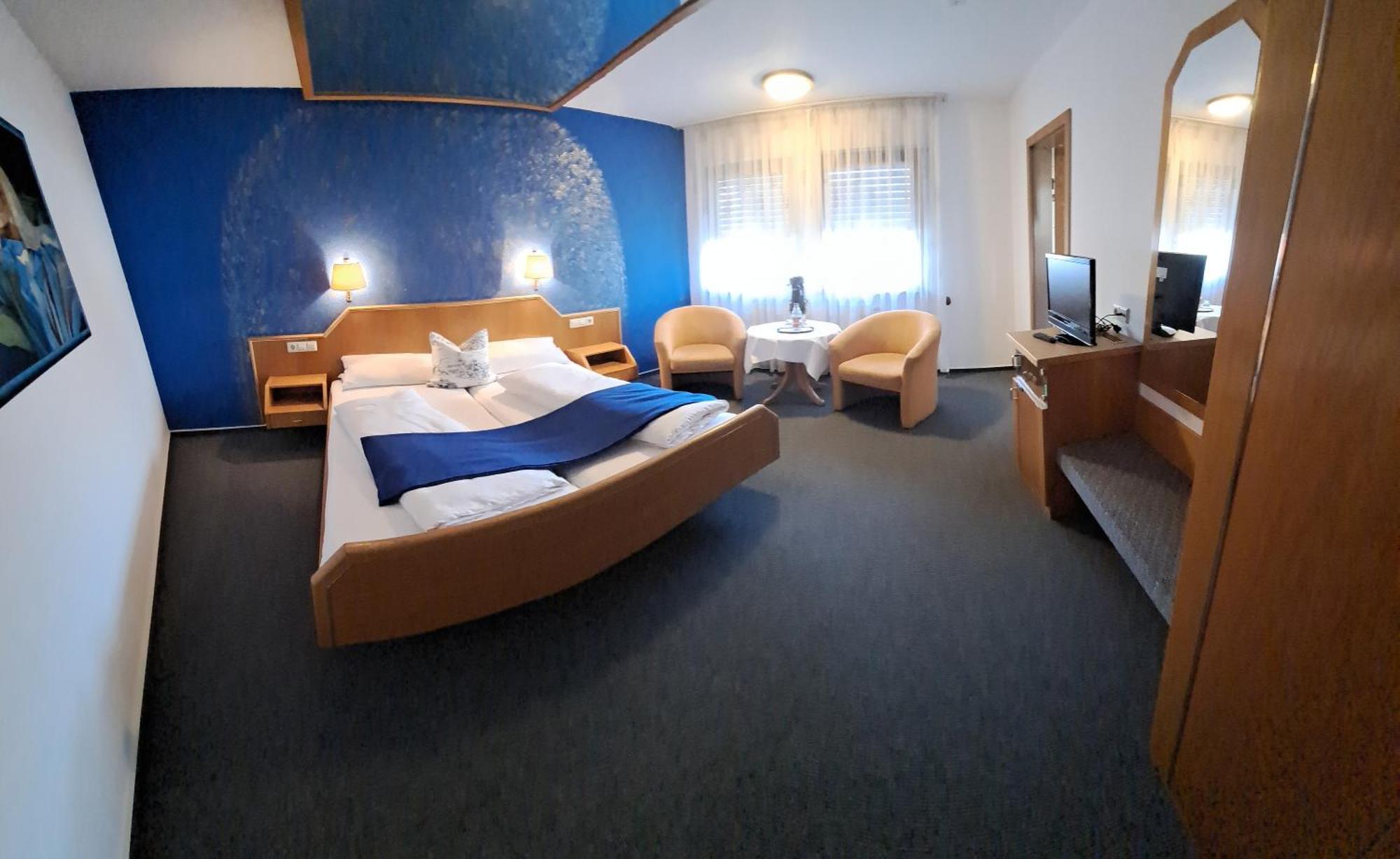 Hotel Roessle フライベルク・アム・ネッカー エクステリア 写真